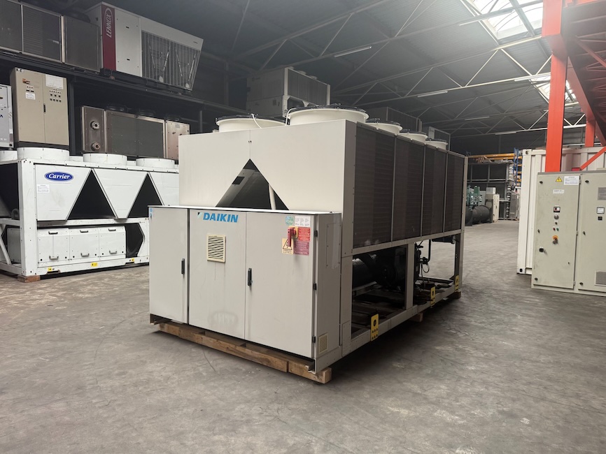 Foto 1-360kw chiller.jpg